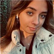 Studentessa appena diplomata da Liceo Linguistico con 100/100 che offre ripetizioni di lingua inglese (livello C1), francese e spagnolo (livello B2)